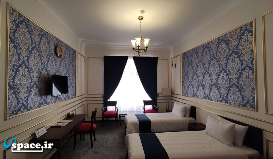 نمای داخلی اتاق 2 تخته توئین هتل آپادانا تخت جمشید - مرودشت - فارس